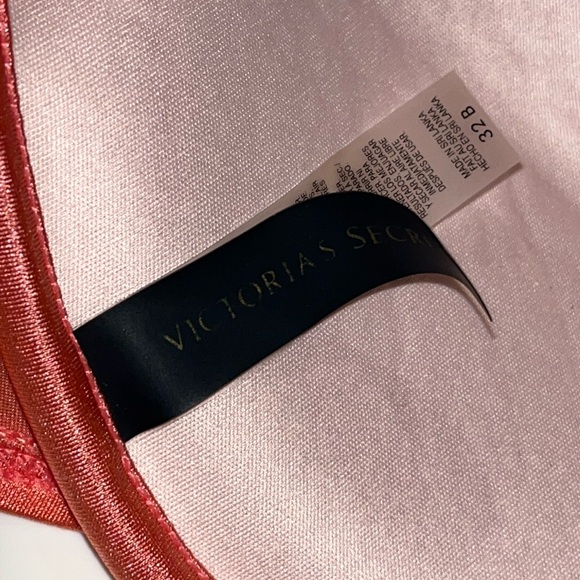 Victoria’s Secret bathing suit bikini top Sz 32B - Picture 9 of 10